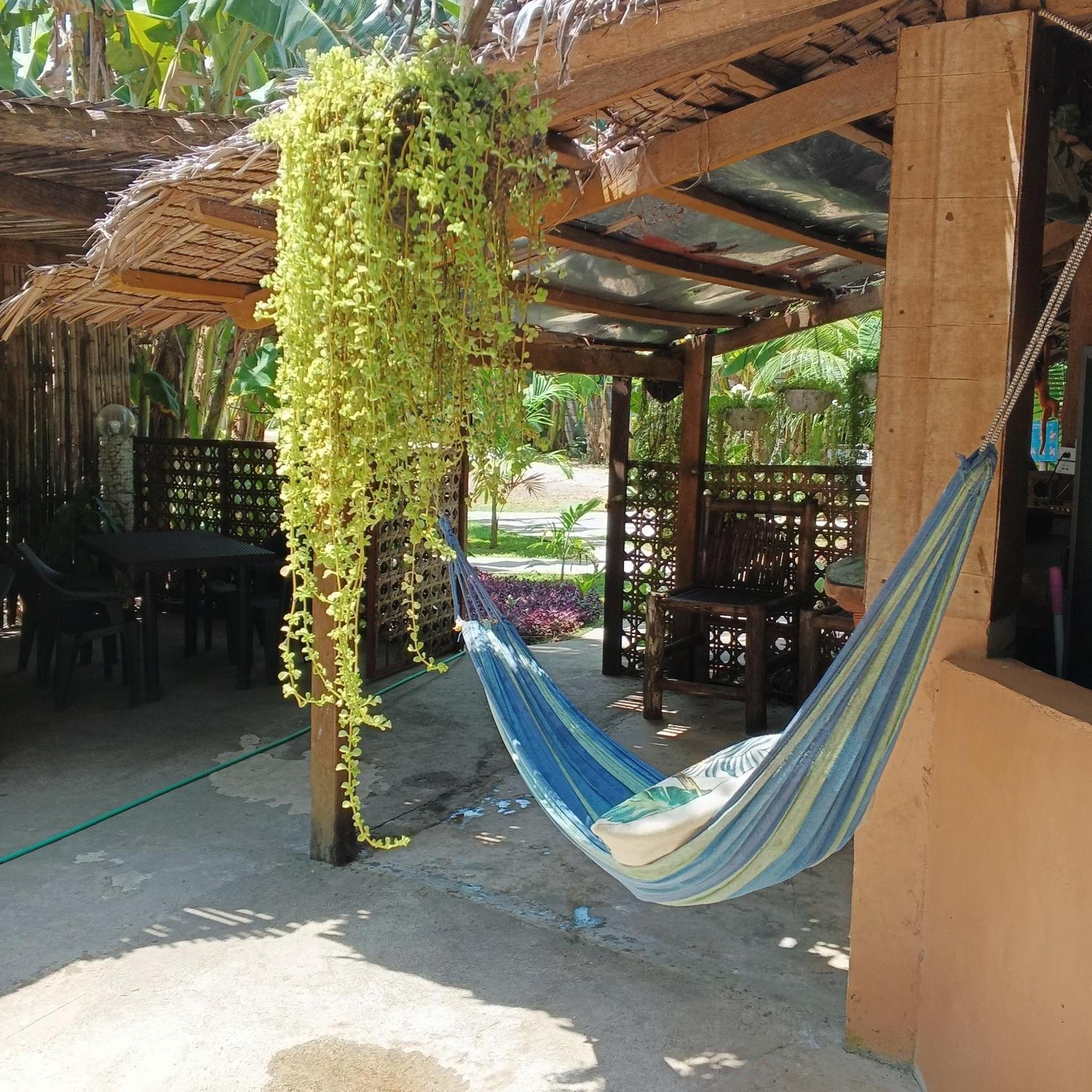 Two Crazy Monkeys Hotel Bakhawan Exterior photo