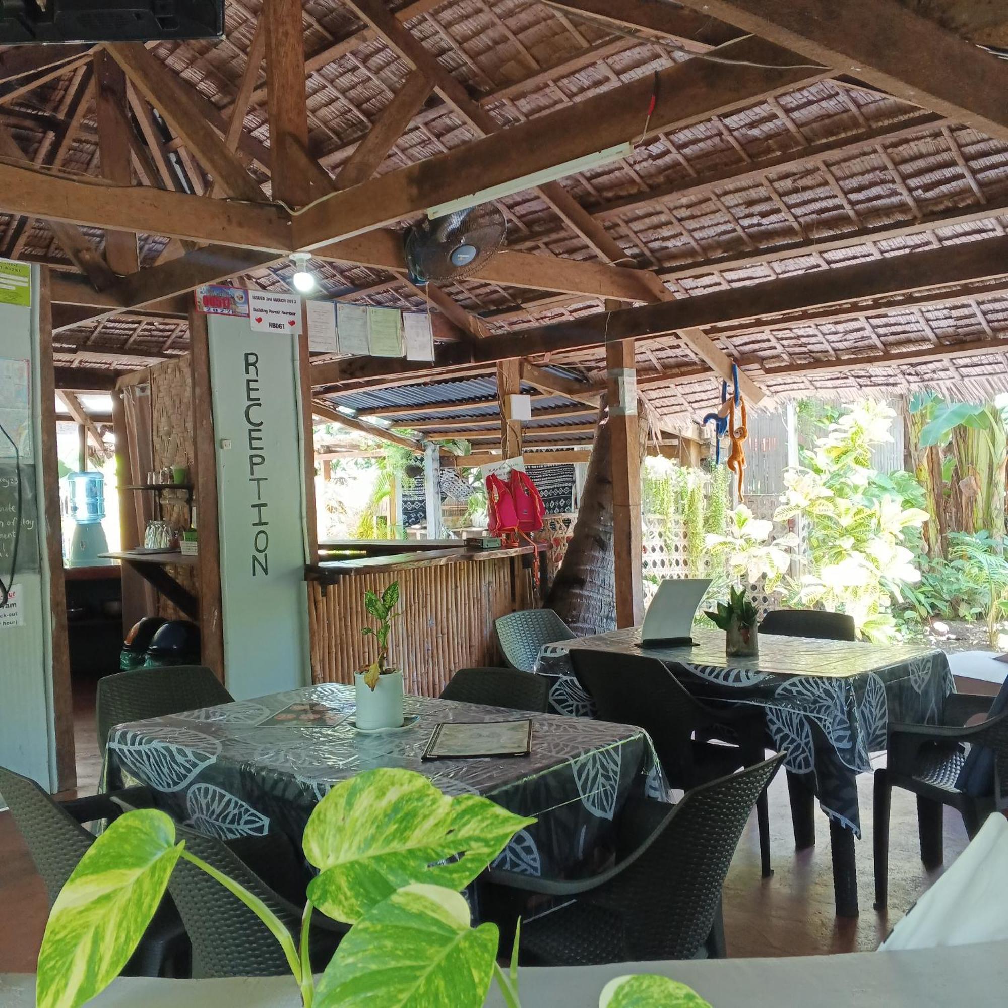 Two Crazy Monkeys Hotel Bakhawan Exterior photo