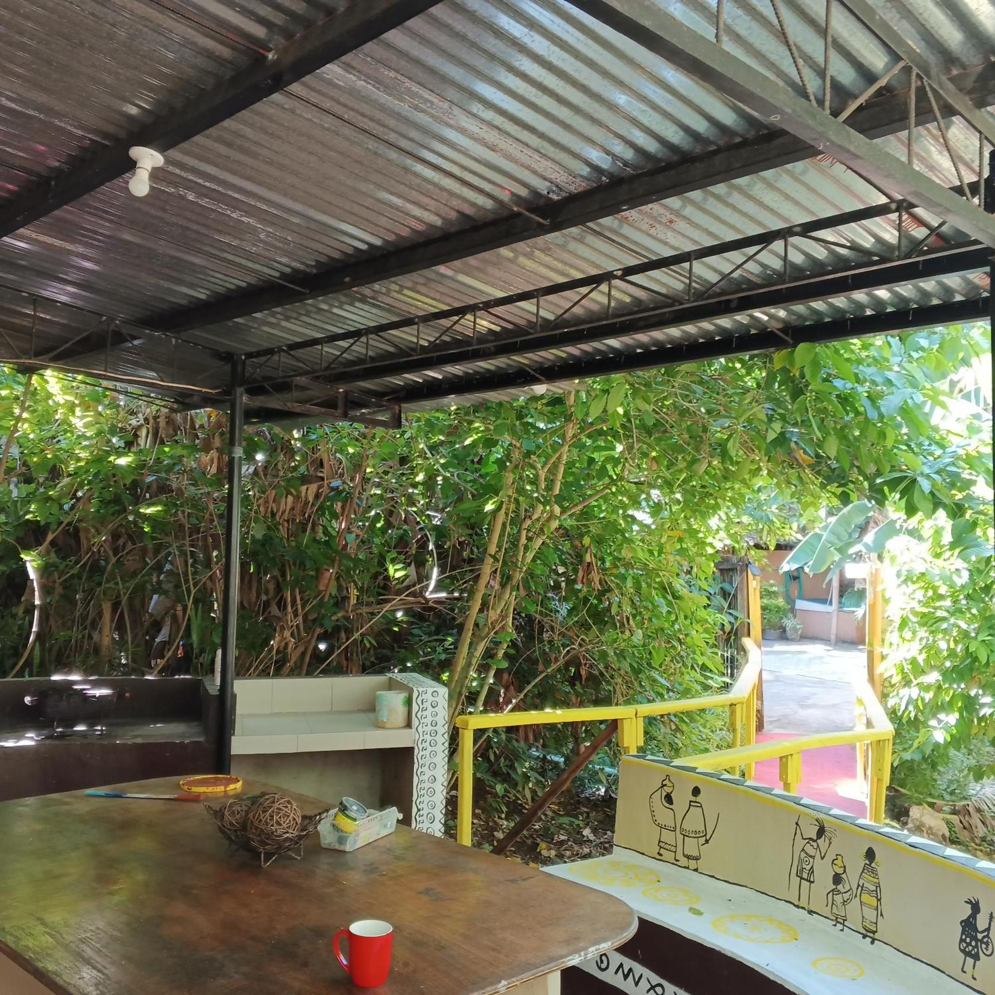 Two Crazy Monkeys Hotel Bakhawan Exterior photo