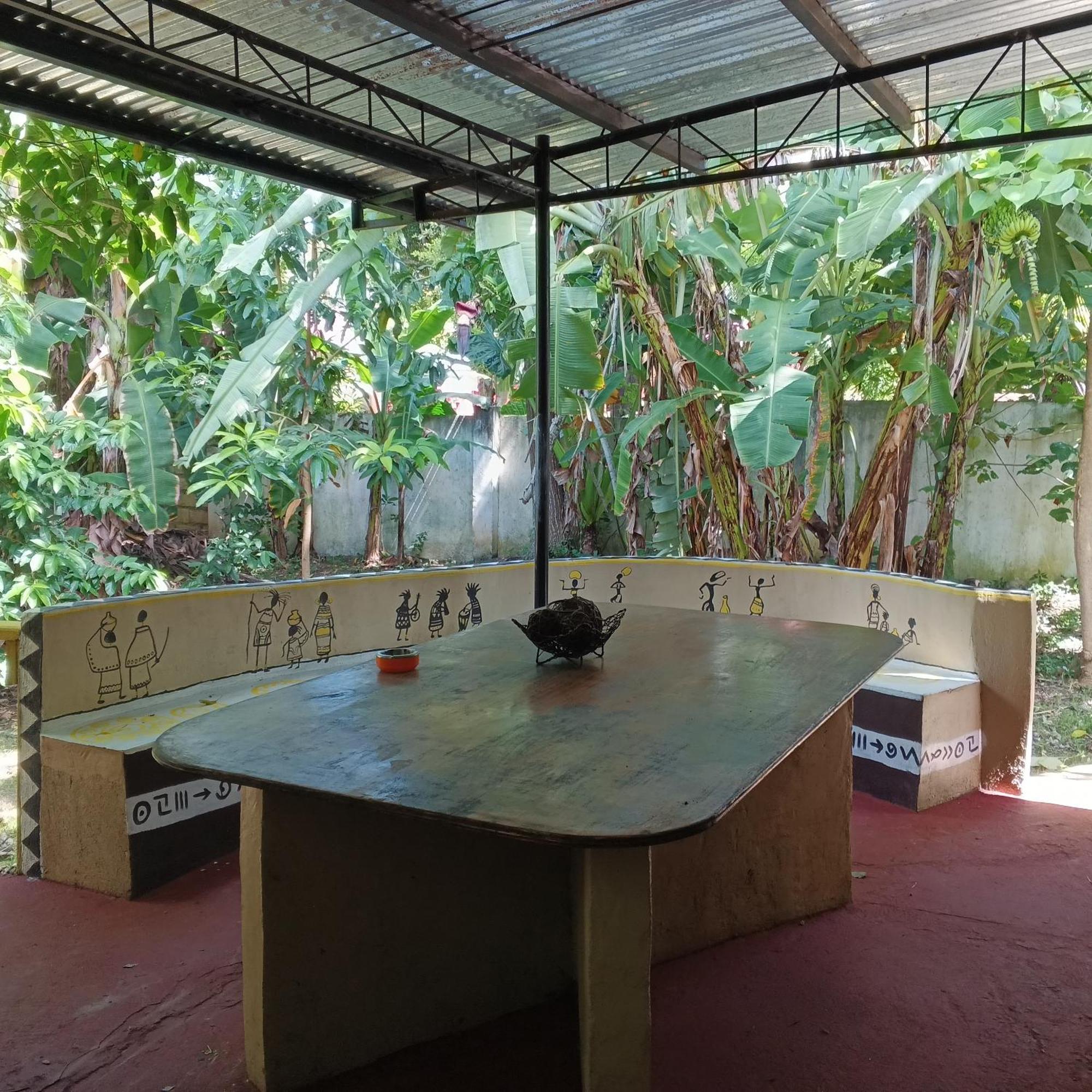 Two Crazy Monkeys Hotel Bakhawan Exterior photo